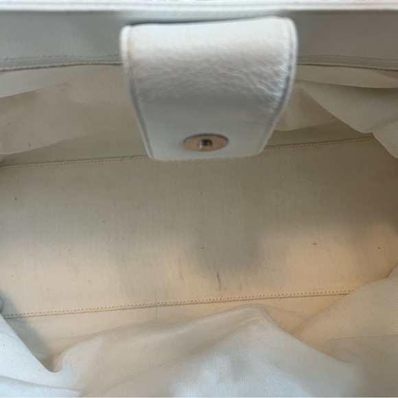 ‼️👜Chanel Executive White Leather - Women👜‼️ - Picture 11 of 16